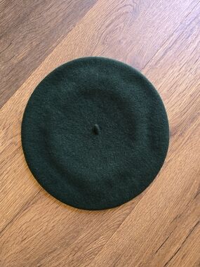 Vintage Beret Basque De Luxe Forest Green 100% Wool P.R.T ULTRABASQUE